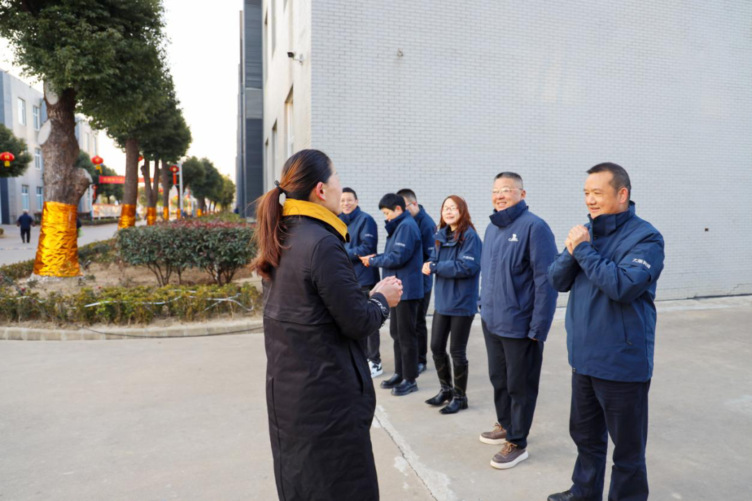 董事長攜高管團(tuán)隊迎接員工開工大吉，共啟新程